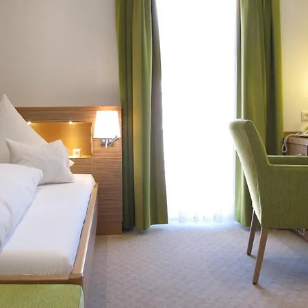Hotel Germania 3*