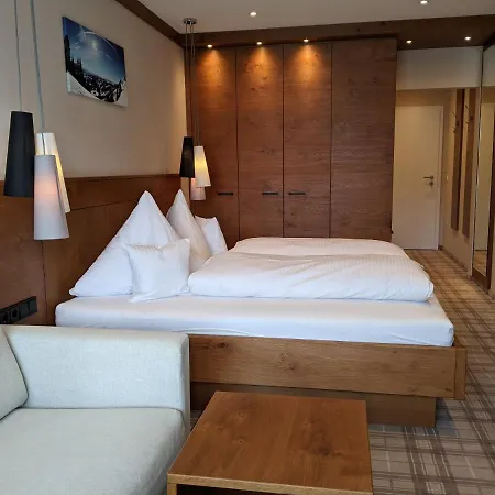 Hotel Germania 3*