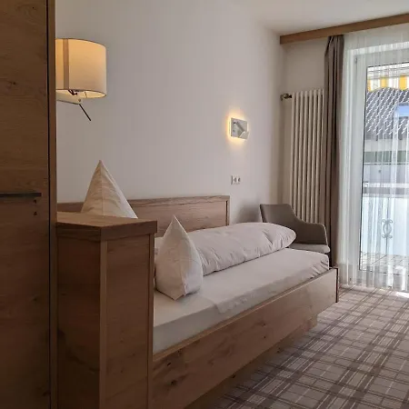 Hotel Germania 3*