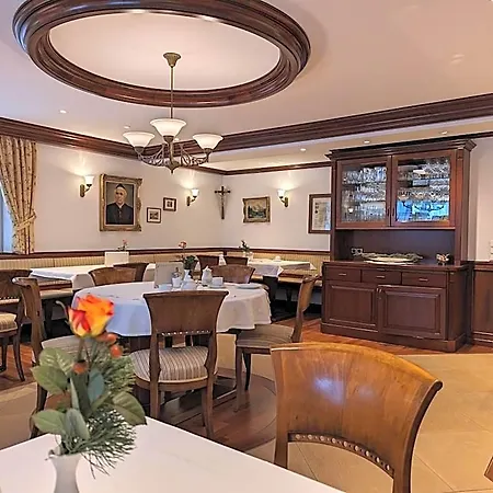 Hotel Germania 3*