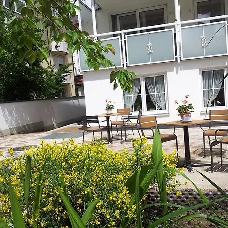 Hotel Germania 3*